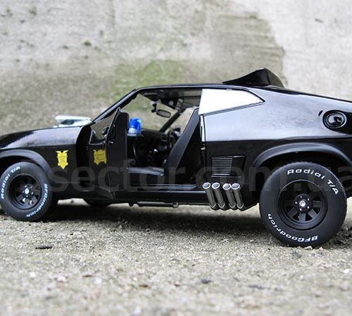 Ford Falcon XB V8 Interceptor Безумный Макс Модель 1:18