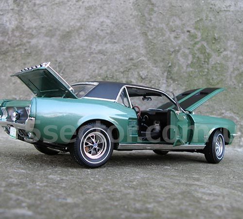Ford Mustang Ski Country Special 1967 Модель 1:18 Зеленый