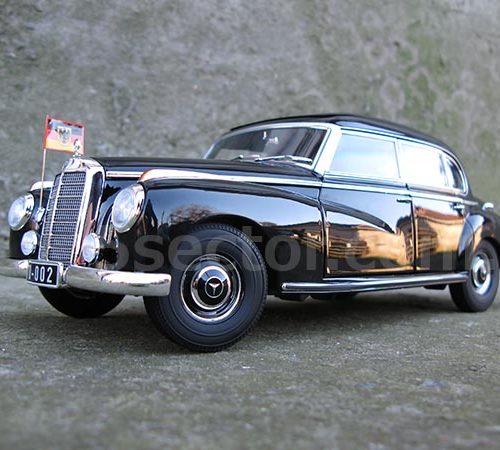 Mercedes-Benz 300 Adenauer 1955 Модель 1:18 Черный