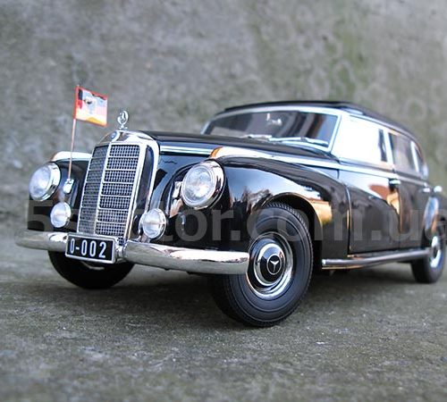 Mercedes-Benz 300 Adenauer 1955 Модель 1:18 Черный