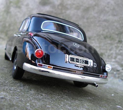 Mercedes-Benz 300 Adenauer 1955 Модель 1:18 Черный