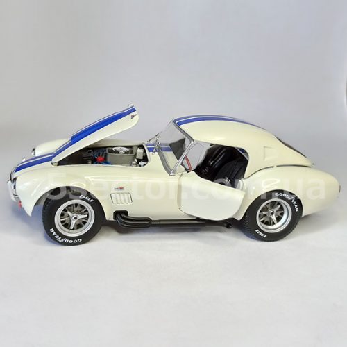 Shelby Cobra 427 S/C Масштабная модель 1:18 Белый