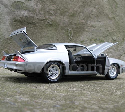 Chevrolet Z28 Yenko Turbo Z 1981 Модель 1:18 Серый