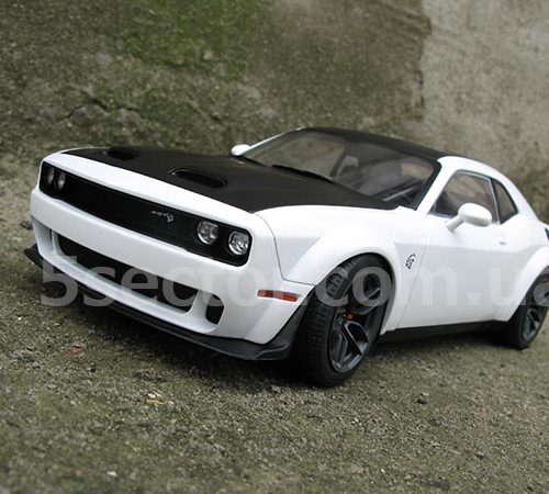 2020 Dodge Challenger SRT Hellcat Redeye Модель 1:18