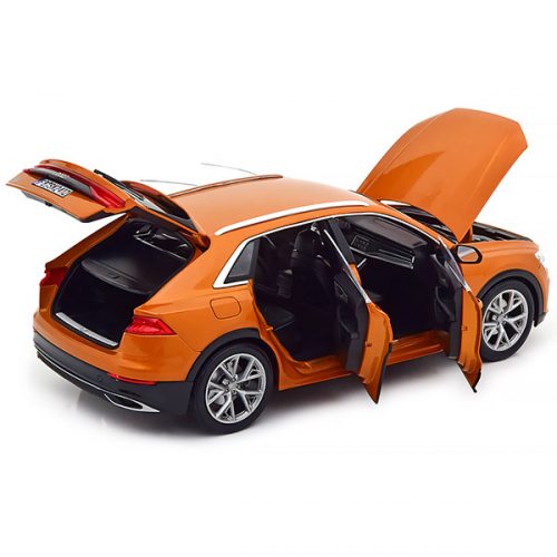 Audi Q8 2018 Коллекционная модель 1:18 Оранжевый