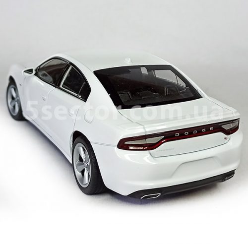 Dodge Charger R/T 2016 Модель 1:24 Белый