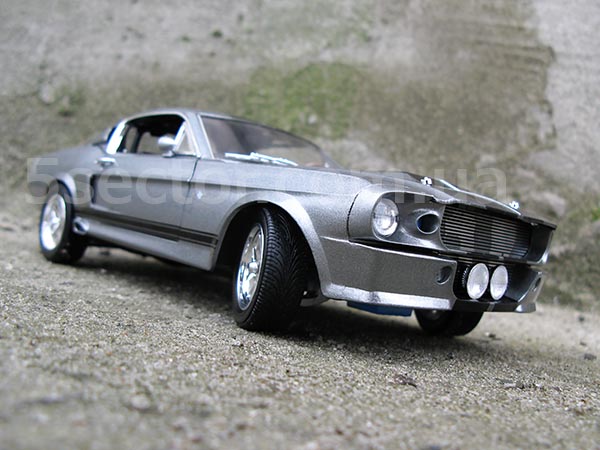 Ford Mustang 1967 капот