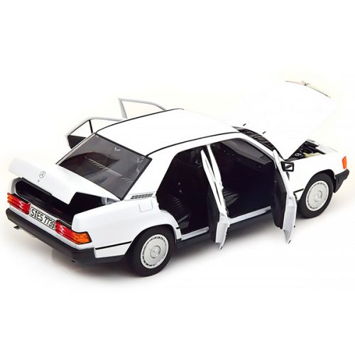 Mercedes-Benz 190 W201 1982 Модель 1:18 Белый