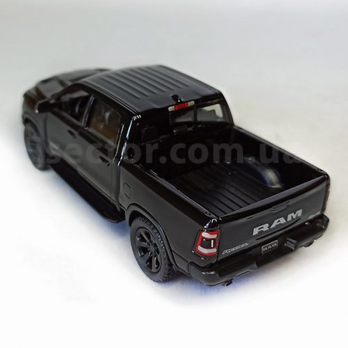 2019 Dodge Ram 1500 Модель 1:36 Черный