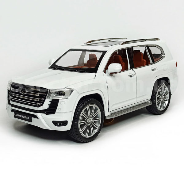 2021 Toyota Land Cruiser 300 ZX Модель 1:24 Белый