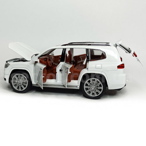 2021 Toyota Land Cruiser 300 ZX Модель 1:24 Белый