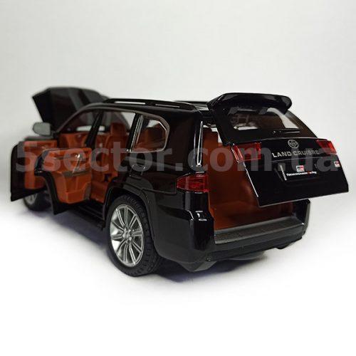 2021 Toyota Land Cruiser GR Sport Модель 1:24 Черный