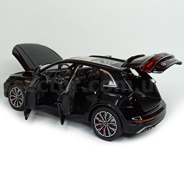 Audi Q5 S Line 45 TFSi Модель 1:24 Черный