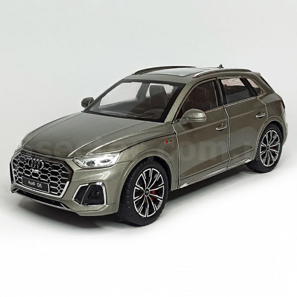 Audi Q5 S Line 45 TFSi Модель 1:24 Серый