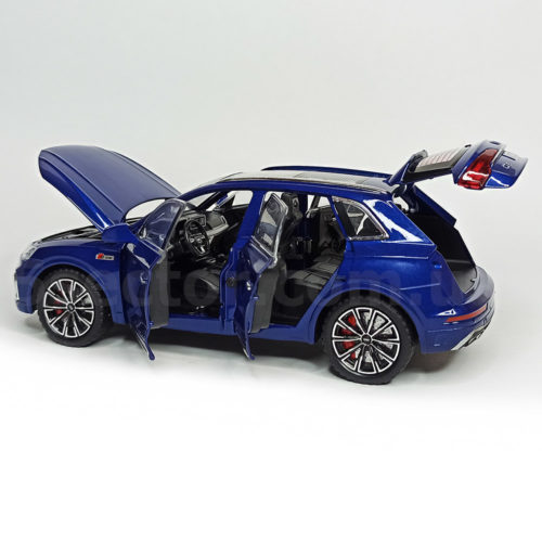 Audi Q5 S Line 45 TFSi Модель 1:24 Синий