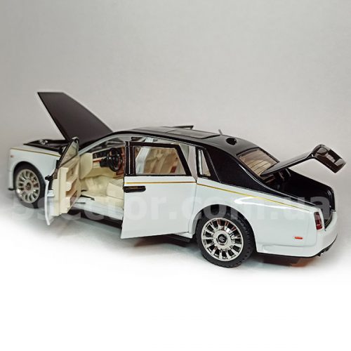 Rolls-Royce Phantom VIII Mansory Модель 1:24 Черно-белый
