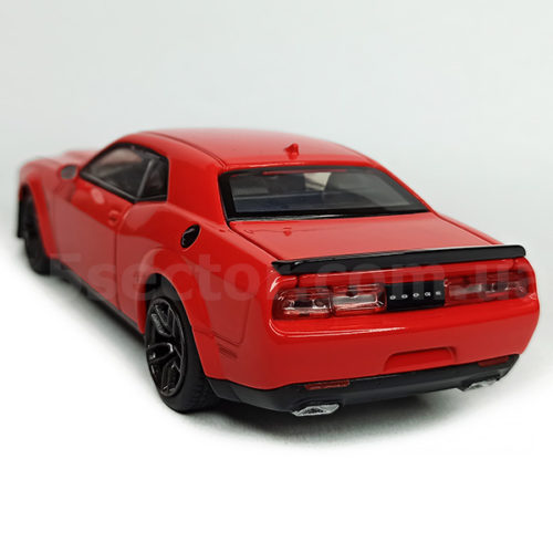 Dodge Challenger SRT Hellcat Redeye Модель 1:32 Красный