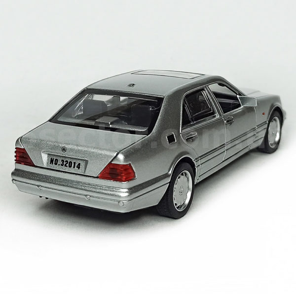 Mercedes-Benz S 320 W140 Модель 1:32 Серебро