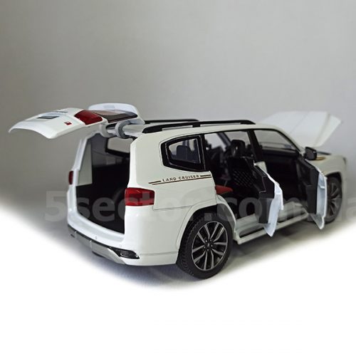 Toyota Land Cruiser GR Sport Модель 1:24 Белый