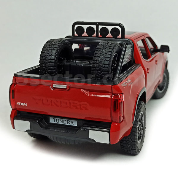 Toyota Tundra TRD 4x4 Off Road Модель 1:24 Красный