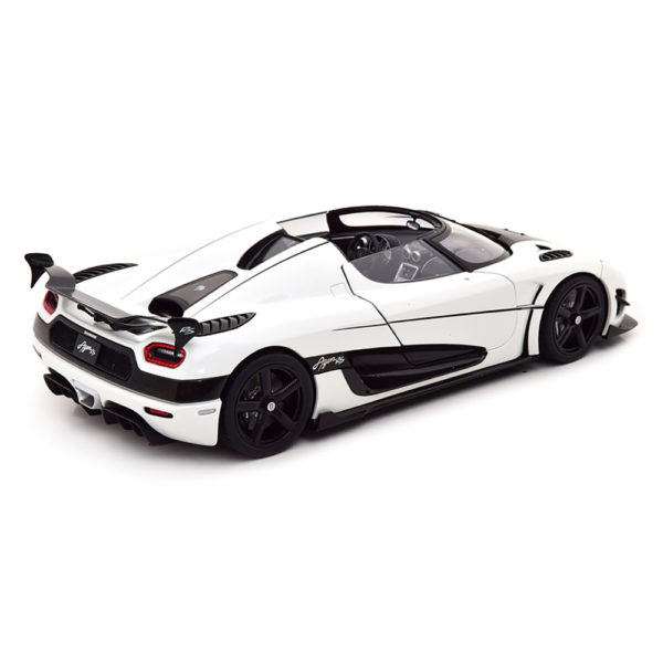 Koenigsegg Agera RS 2015 Модель 1:18 Белый