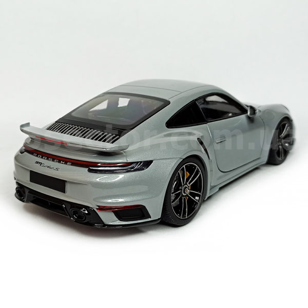 Porsche 911 (992) Turbo S Coupe 2021 Модель 1:18 Серый