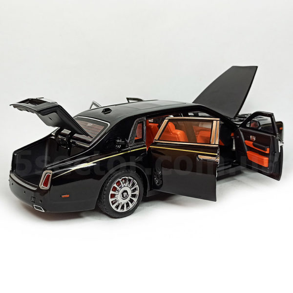 Rolls-Royce Phantom VIII Модель 1:18 Черный