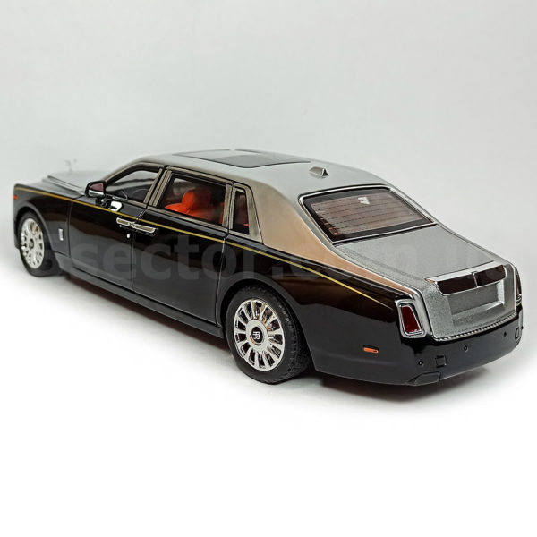 Rolls-Royce Phantom VIII Модель 1:18 Черный с серым