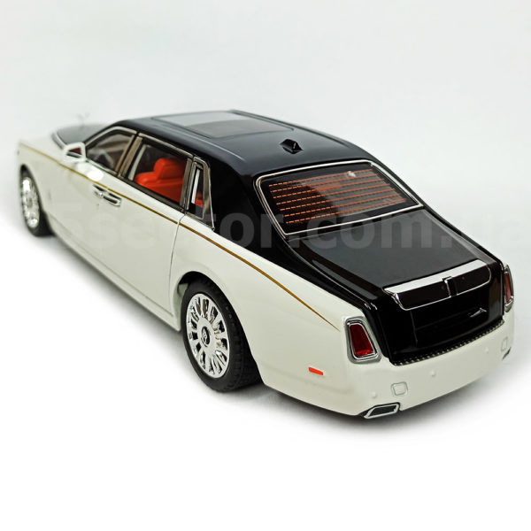 Rolls-Royce Phantom VIII Модель 1:18 Черно-белый