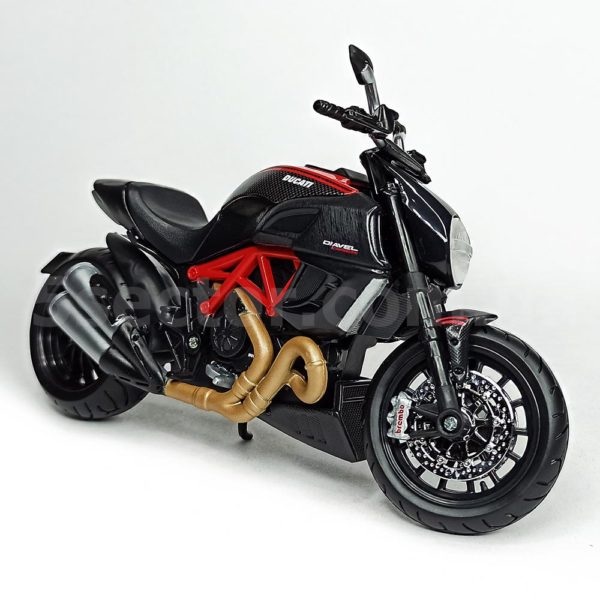 Ducati Diavel Carbon Масштабная модель 1:12