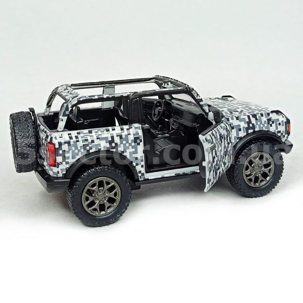 Ford Bronco Open Top 2022 Camo Edition Модель 1:36 Белый