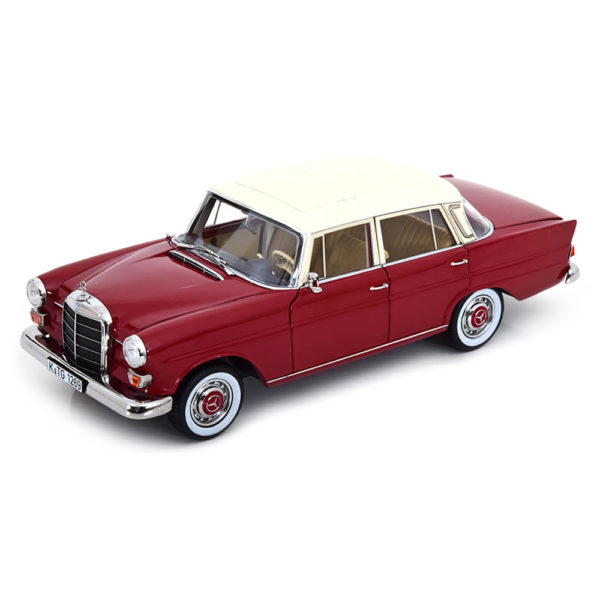 Mercedes-Benz 200 W110 Saloon 1966 Модель 1:18 Красный