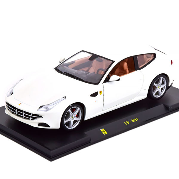 Ferrari FF 2011 Масштабная модель 1:24 Белый