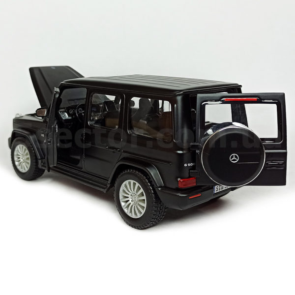 Mercedes-Benz G 500 Модель 1:24 Черный матовый