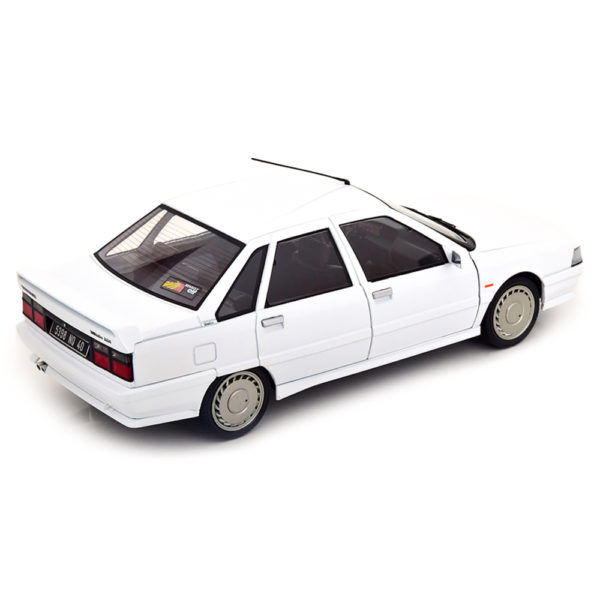 Renault 21 Turbo MK1 1988 Модель 1:18 Белый