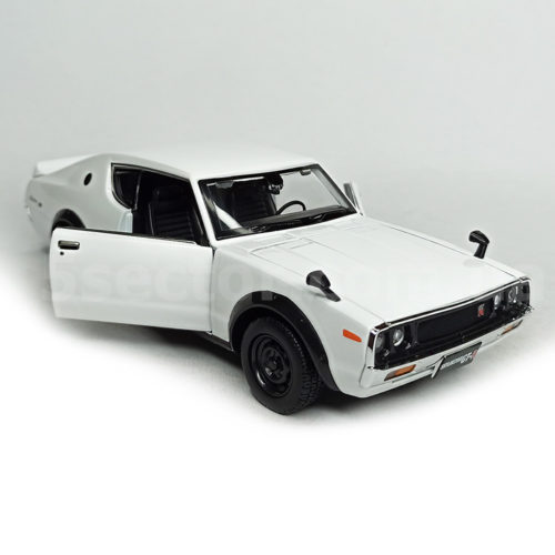 Nissan Skyline 2000GT-R KPGC110 1973 Модель 1:24 Белый