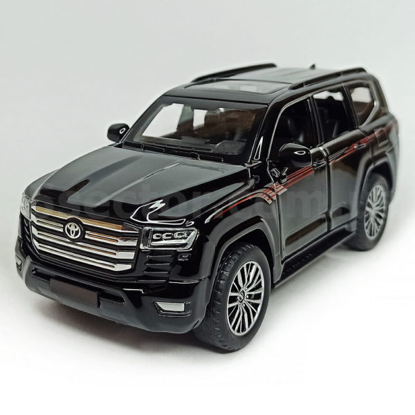 Toyota Land Cruiser 300 GXR Модель 1:32 Черный