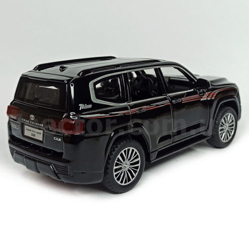 Toyota Land Cruiser 300 GXR Модель 1:32 Черный