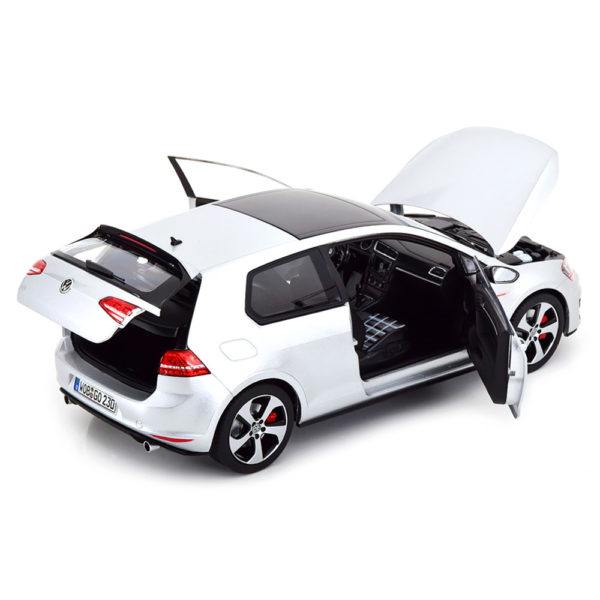 Volkswagen Golf 7 GTI 2013 Модель 1:18 Серый