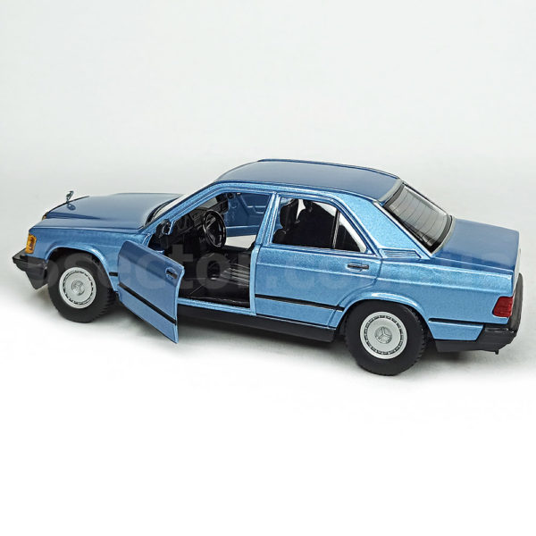 Mercedes-Benz 190 E 2.6 Модель 1:24 Голубой