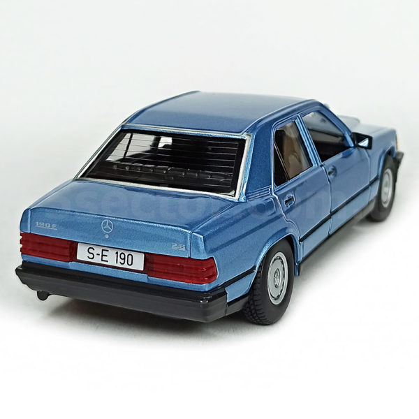 Mercedes-Benz 190 E 2.6 Модель 1:24 Голубой