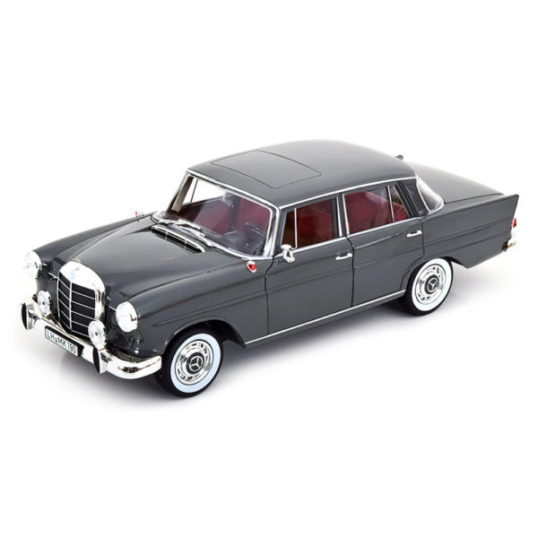 Mercedes-Benz 190D W110 1964 Модель 1:18 Серый