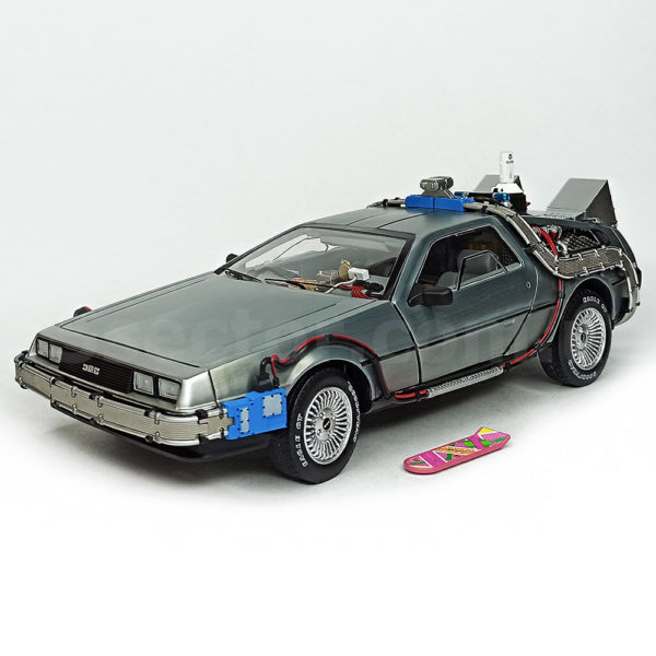 1989 DeLorean DMC-12 Назад в будущее 2 Модель 1:18