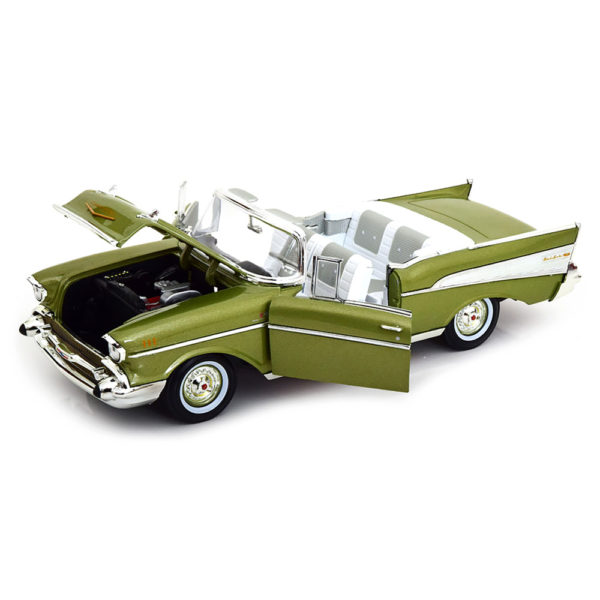 Chevrolet Bel Air Convertible 1957 Модель 1:18 Зеленый