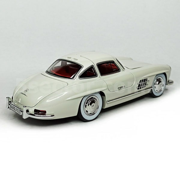 Mercedes-Benz 300 SL Coupe W198 Модель 1:24 Белый