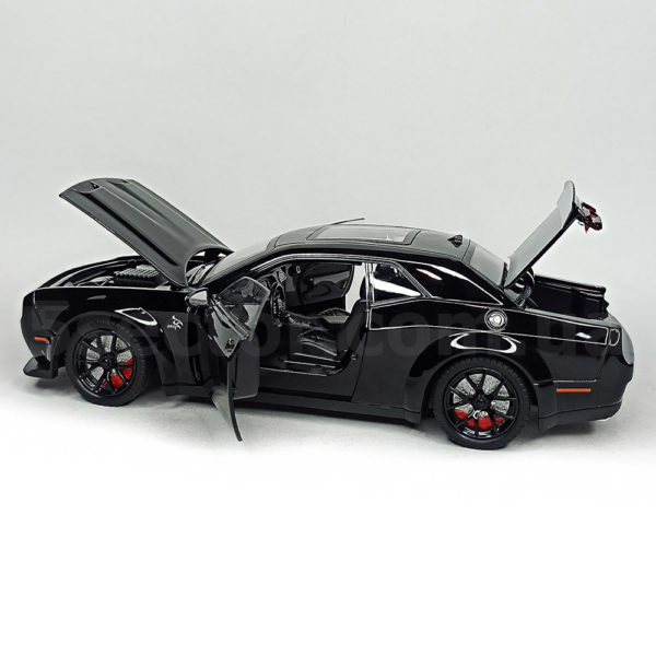 Dodge Challenger SRT Hellcat Redeye Модель 1:24 Черный