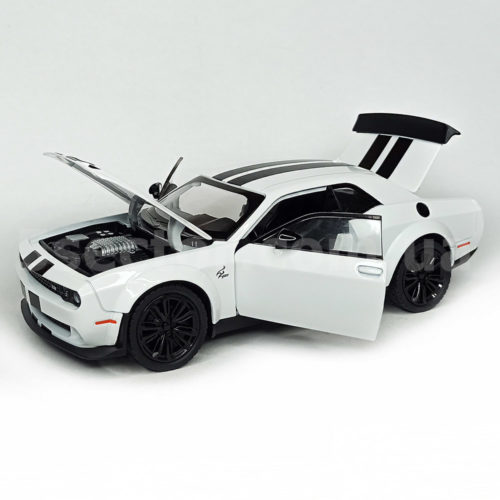 Dodge Challenger SRT Hellcat Модель 1:24 Белый