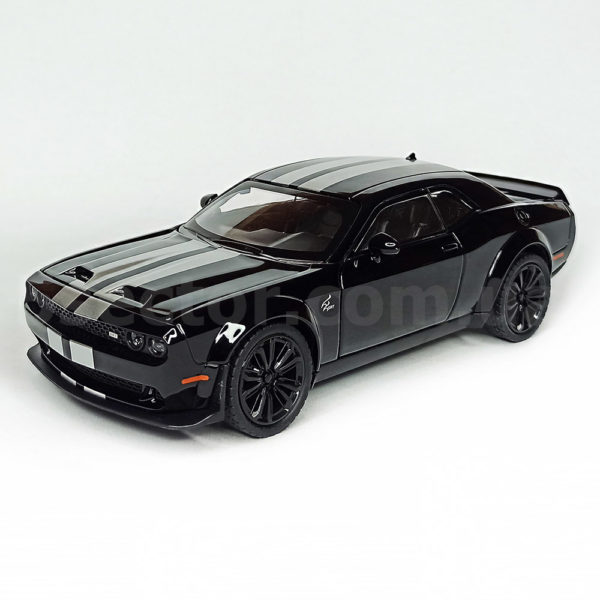 Dodge Challenger SRT Hellcat Модель 1:24 Черный