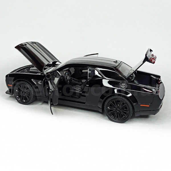 Dodge Challenger SRT Hellcat Модель 1:24 Черный