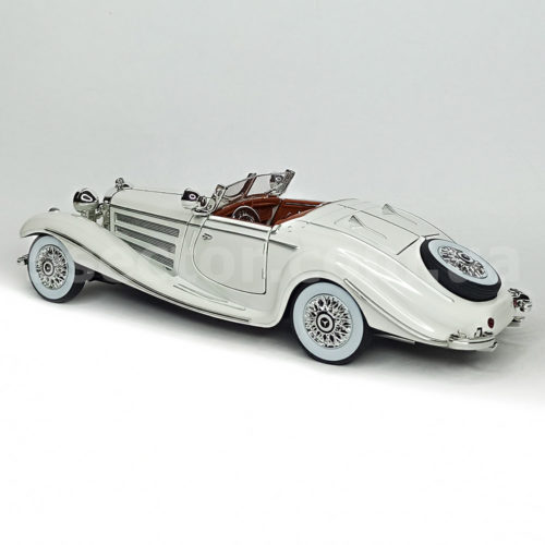 Mercedes-Benz 500K Масштабная модель 1:24 Белый